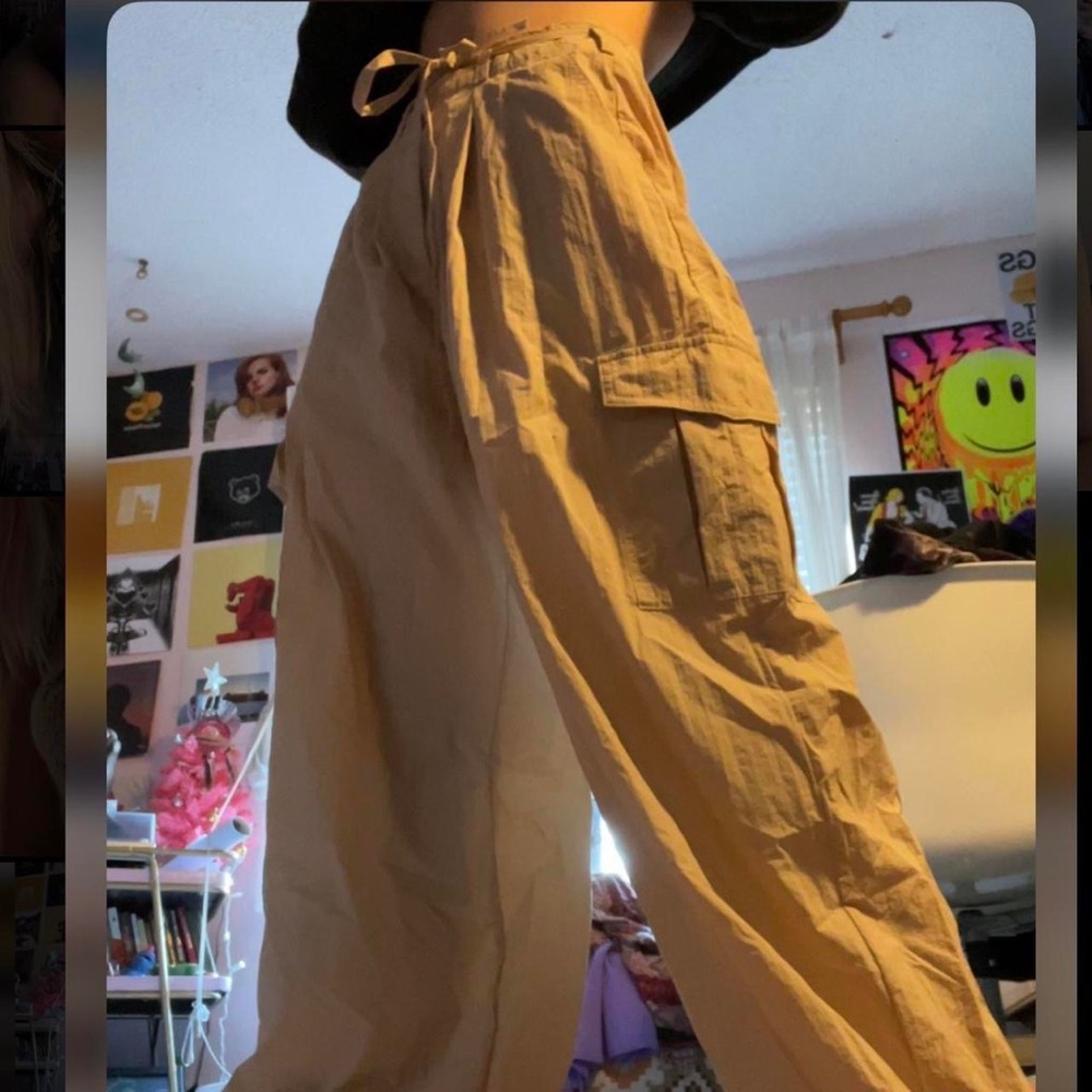 Super sick khaki baggy cargo pants.